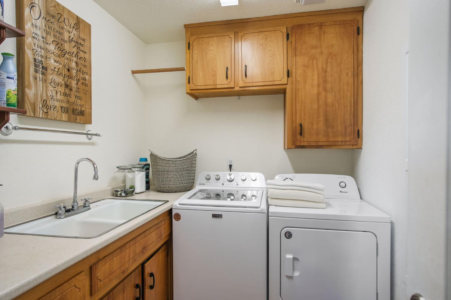 631 E Barnhart Rd, Turlock, CA 95382