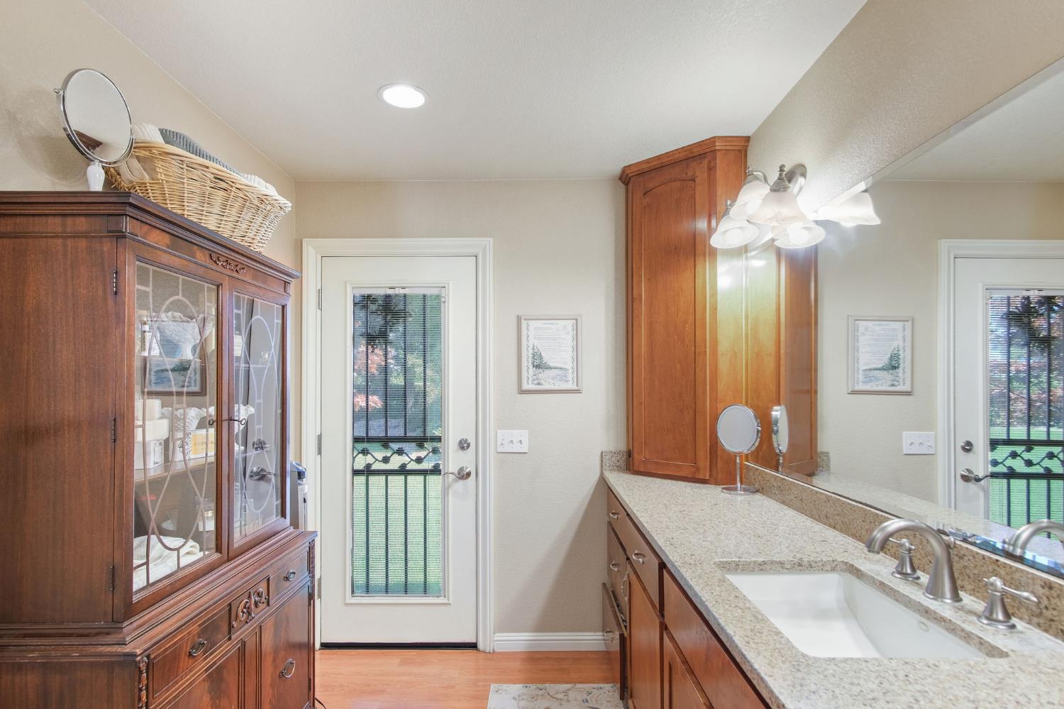 631 E Barnhart Rd, Turlock, CA 95382