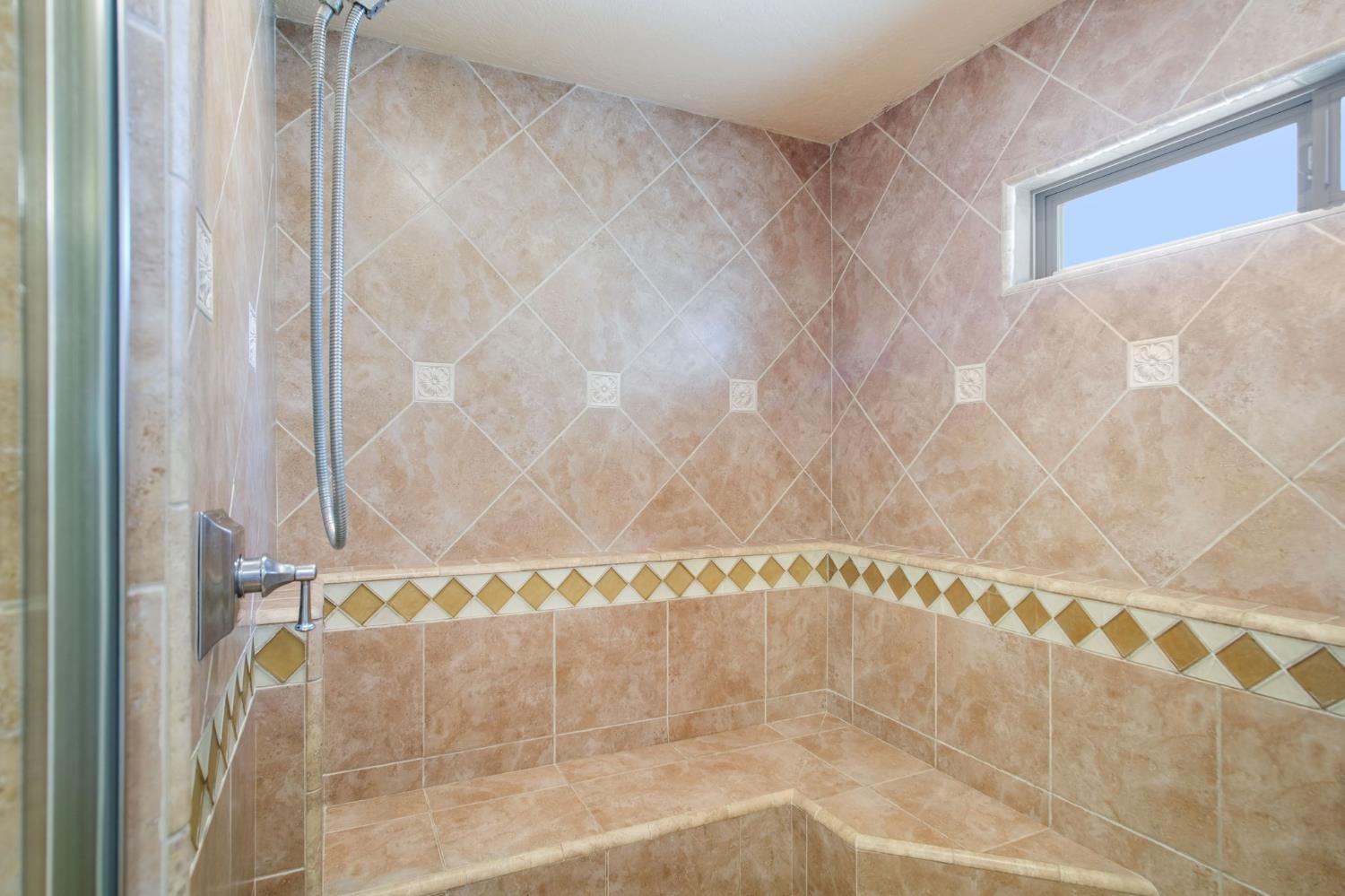 631 E Barnhart Rd, Turlock, CA 95382