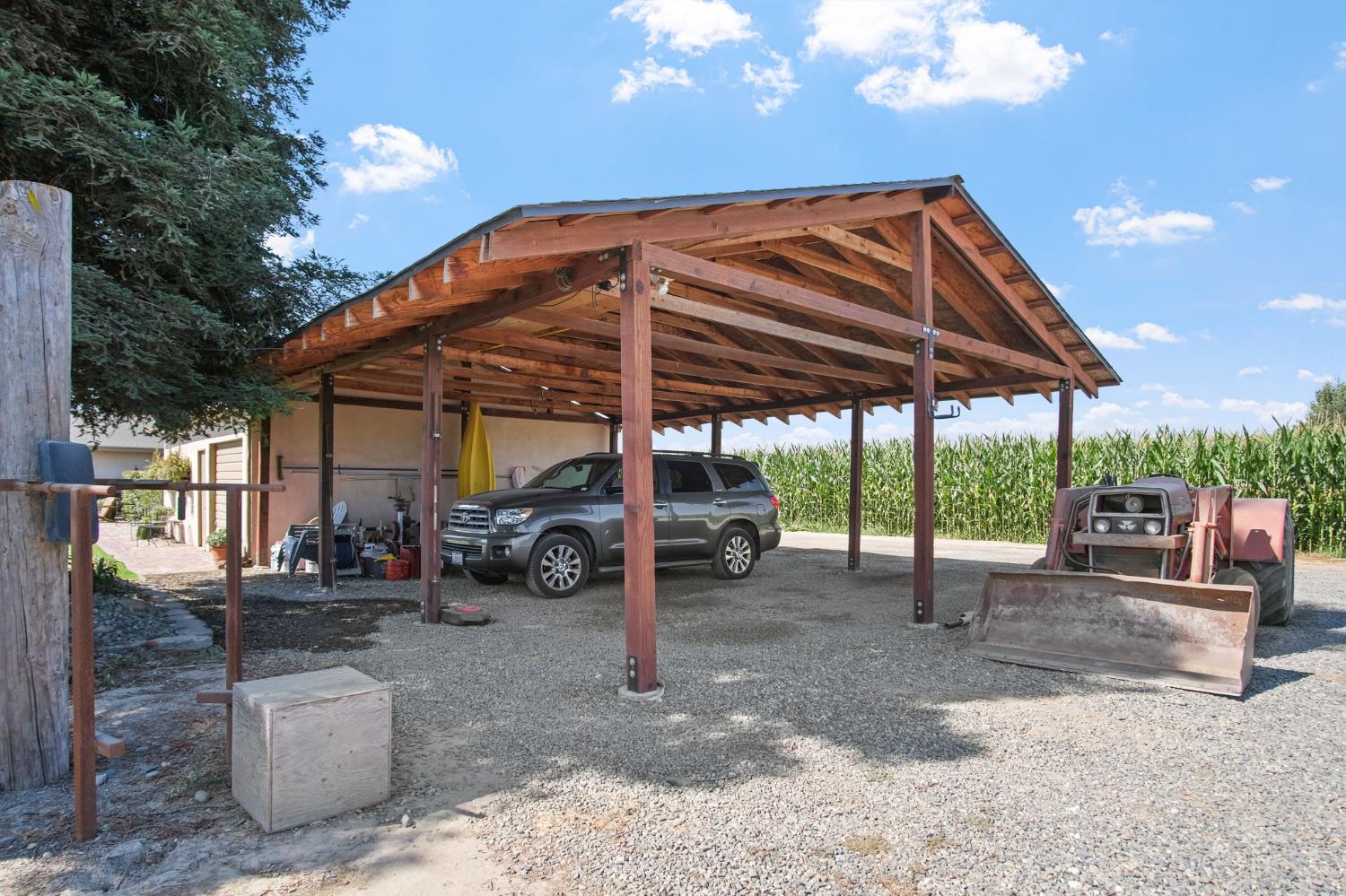 631 E Barnhart Rd, Turlock, CA 95382