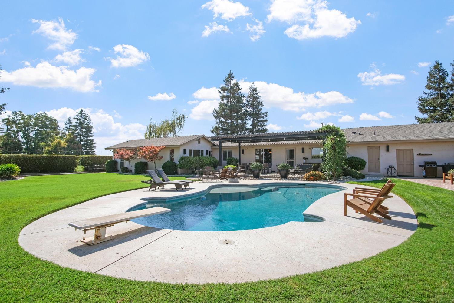 631 E Barnhart Rd, Turlock, CA 95382