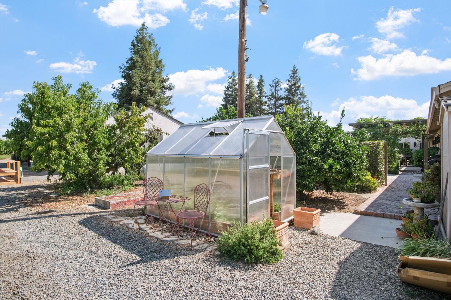 631 E Barnhart Rd, Turlock, CA 95382