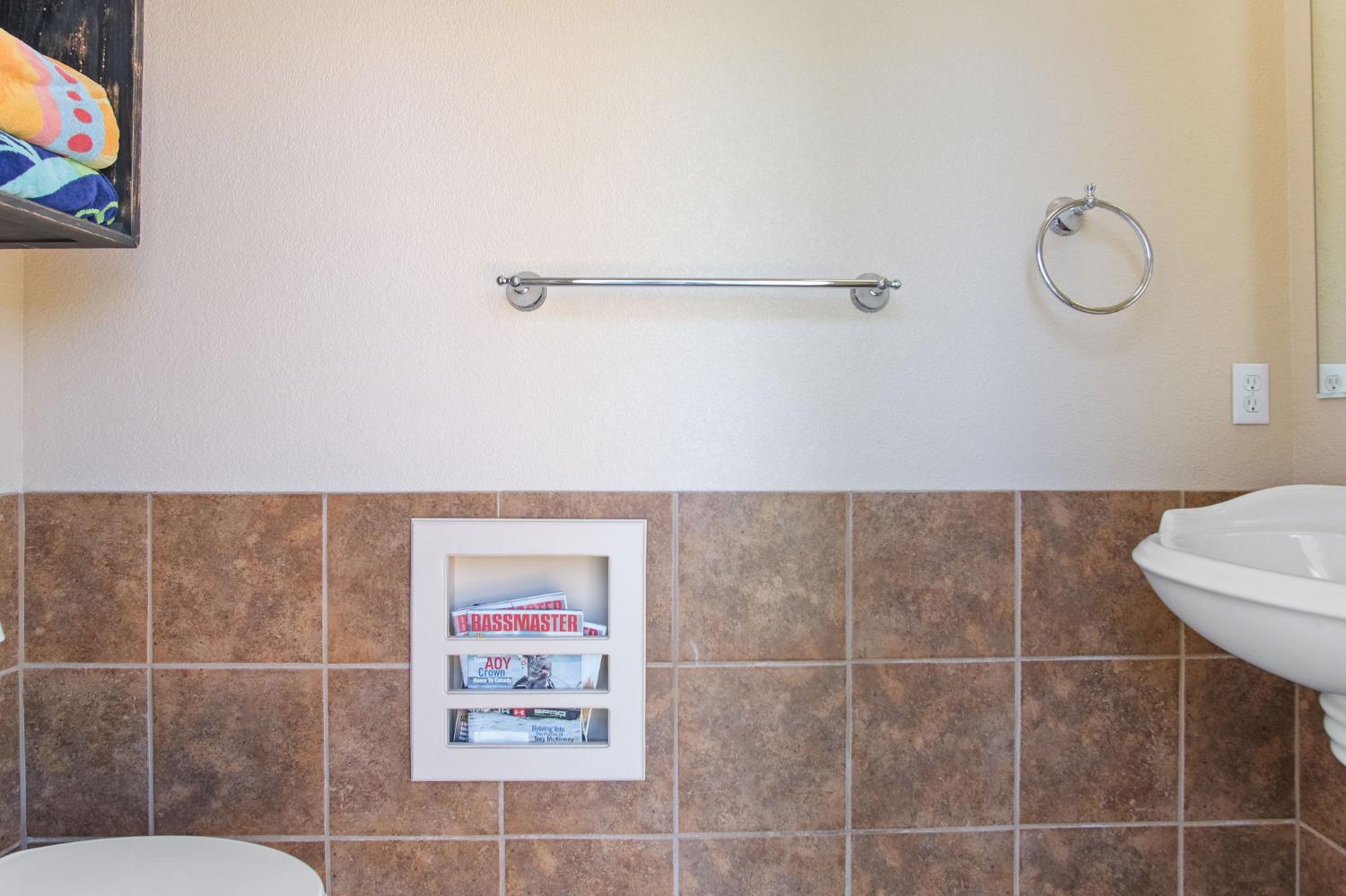 631 E Barnhart Rd, Turlock, CA 95382