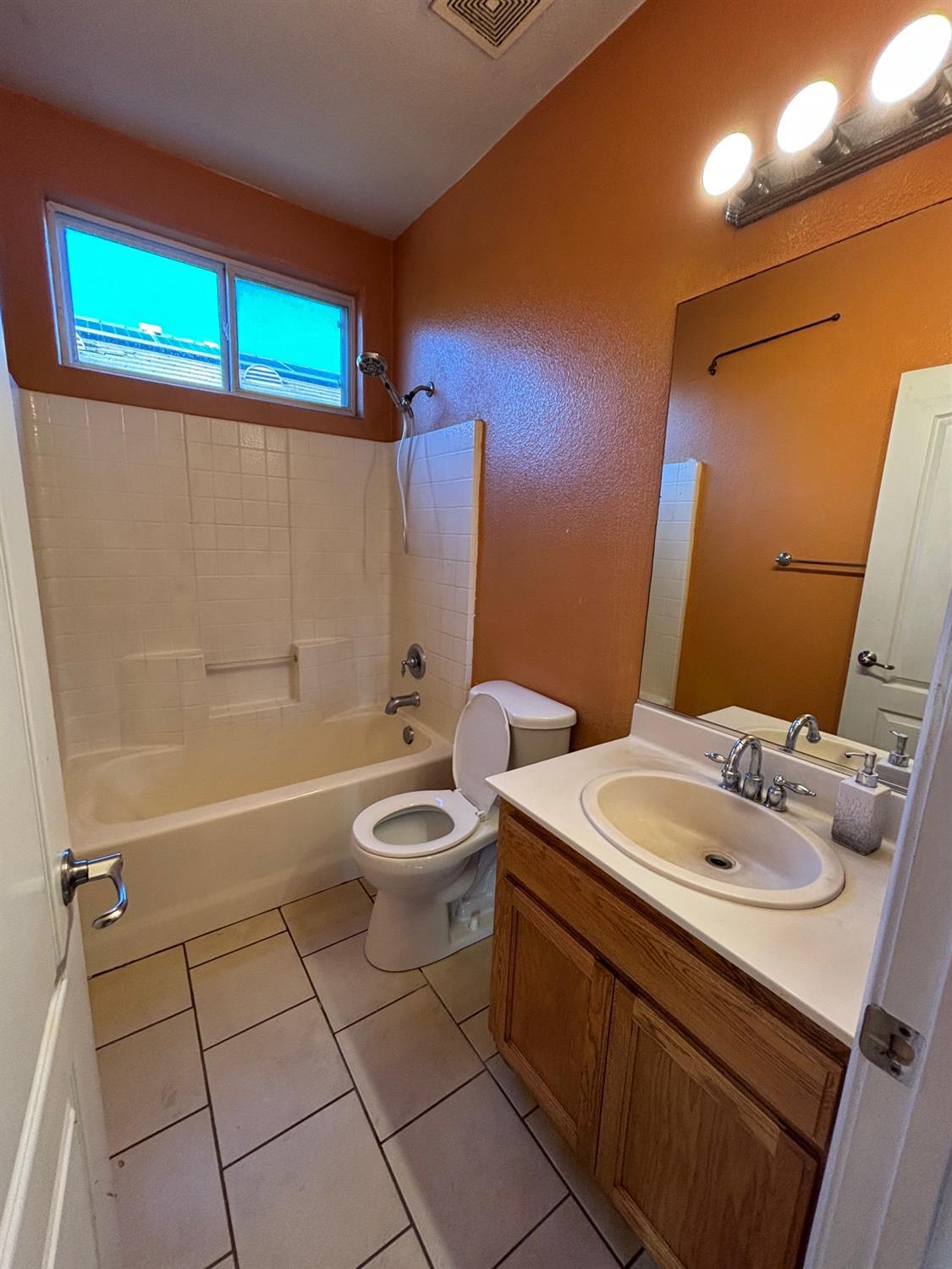 175 Oleander st, Chowchilla, CA 93610