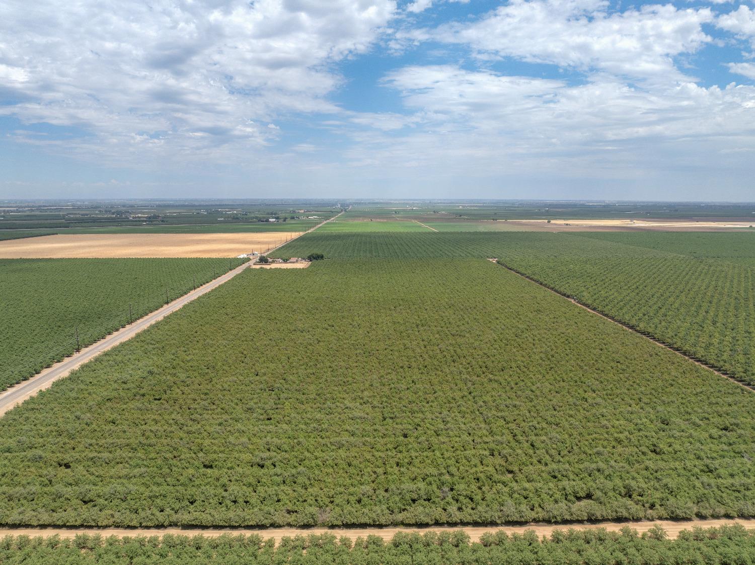 18401 Davis Rd, Patterson, CA 95363