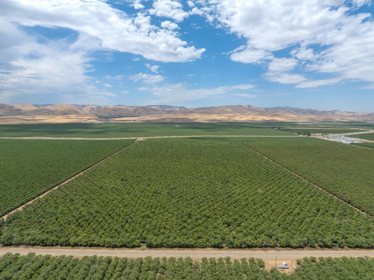 18401 Davis Rd, Patterson, CA 95363