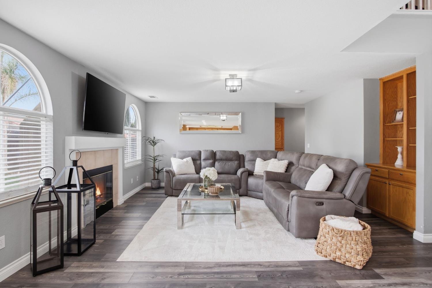 1044 Sandra St, Los Banos, CA 93635