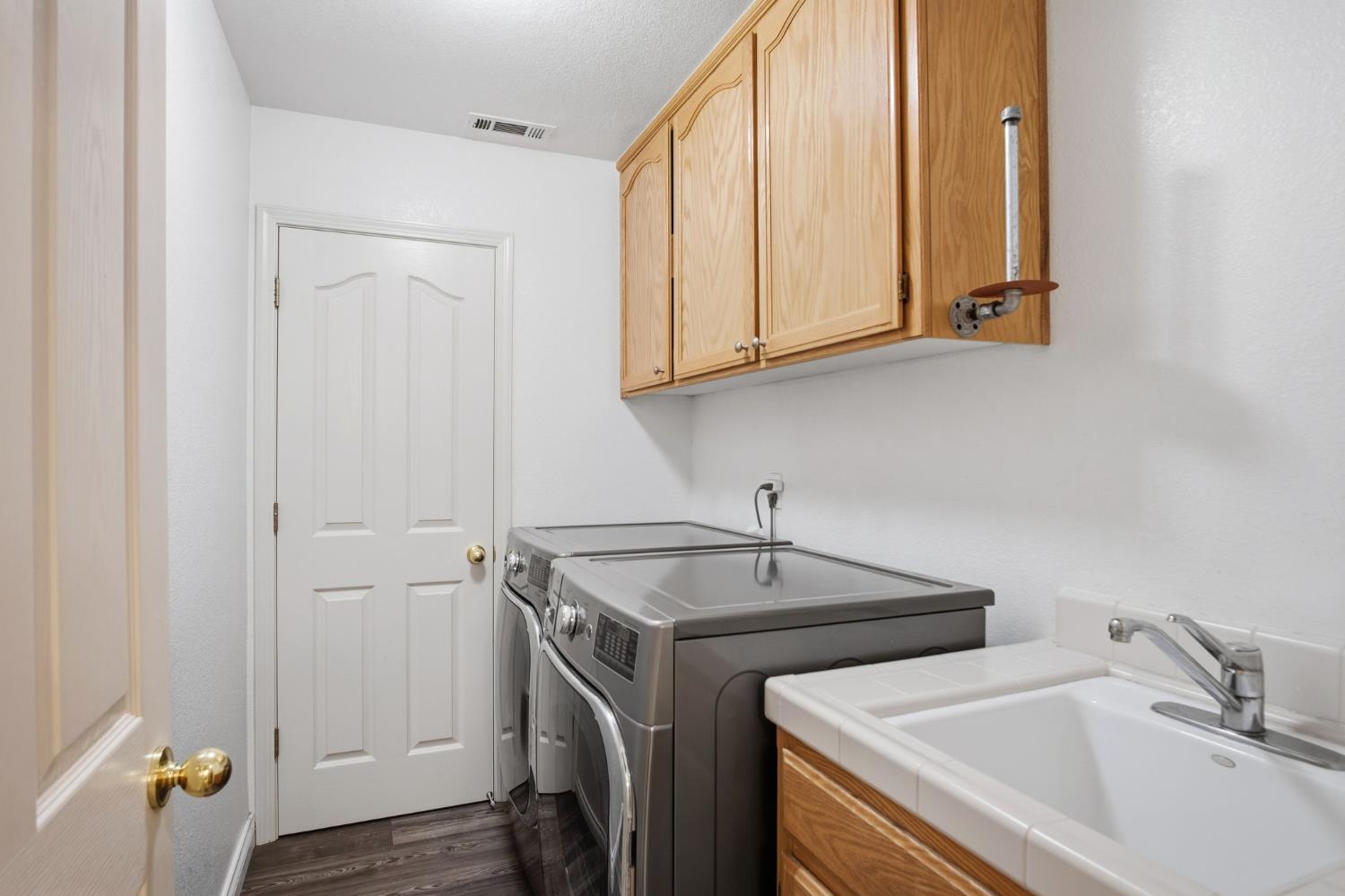 1044 Sandra St, Los Banos, CA 93635