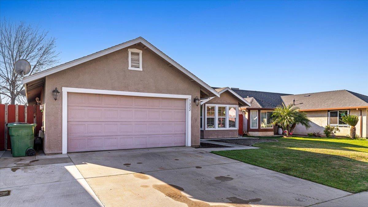1332 Bluejay Way, Modesto, CA 95351