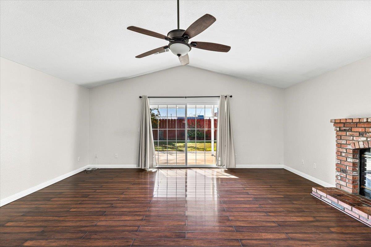 1332 Bluejay Way, Modesto, CA 95351