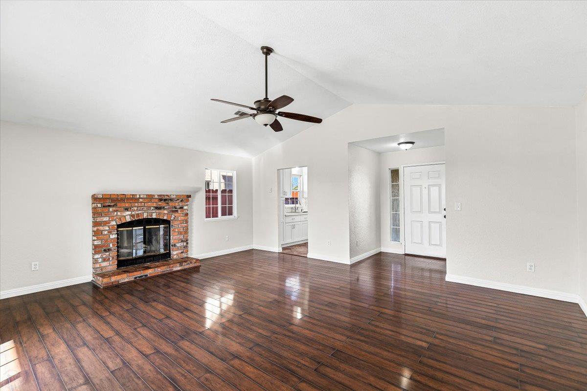 1332 Bluejay Way, Modesto, CA 95351