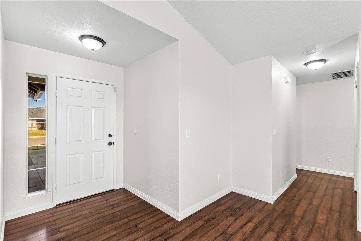 1332 Bluejay Way, Modesto, CA 95351