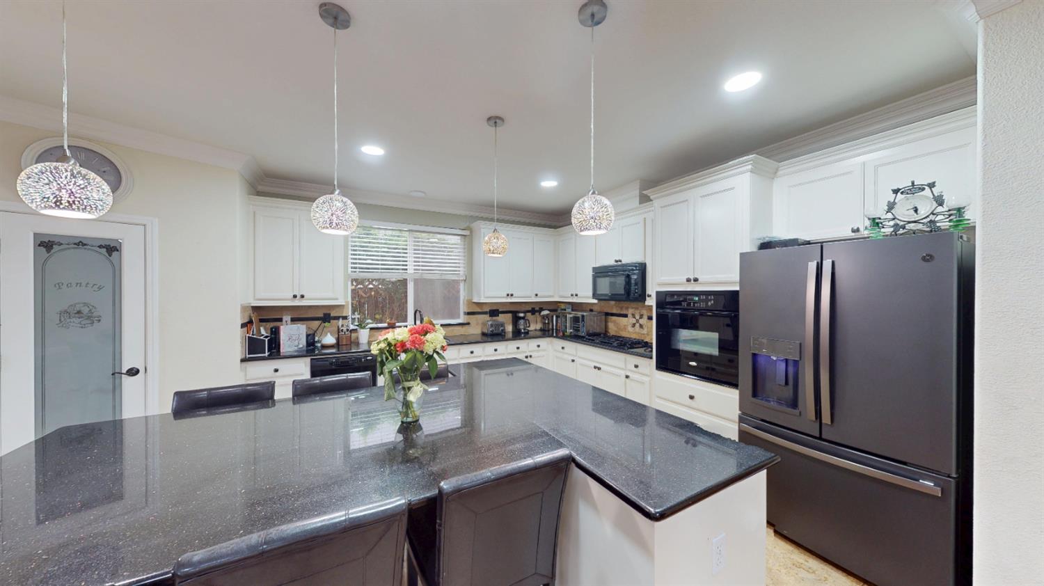 4481 Manzanita Way, Turlock, CA 95382