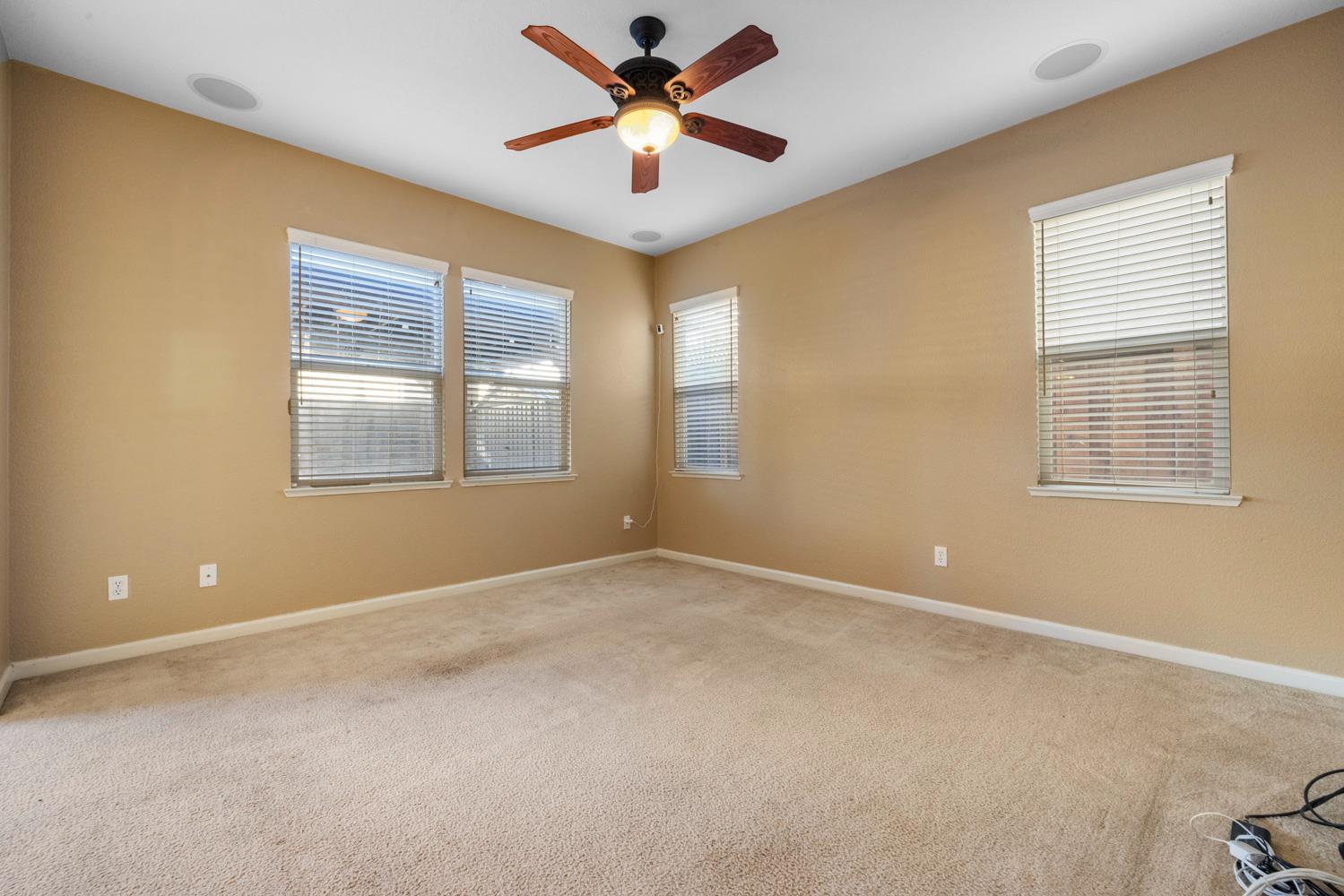 1447 Summerwind Ln, Manteca, CA 95337