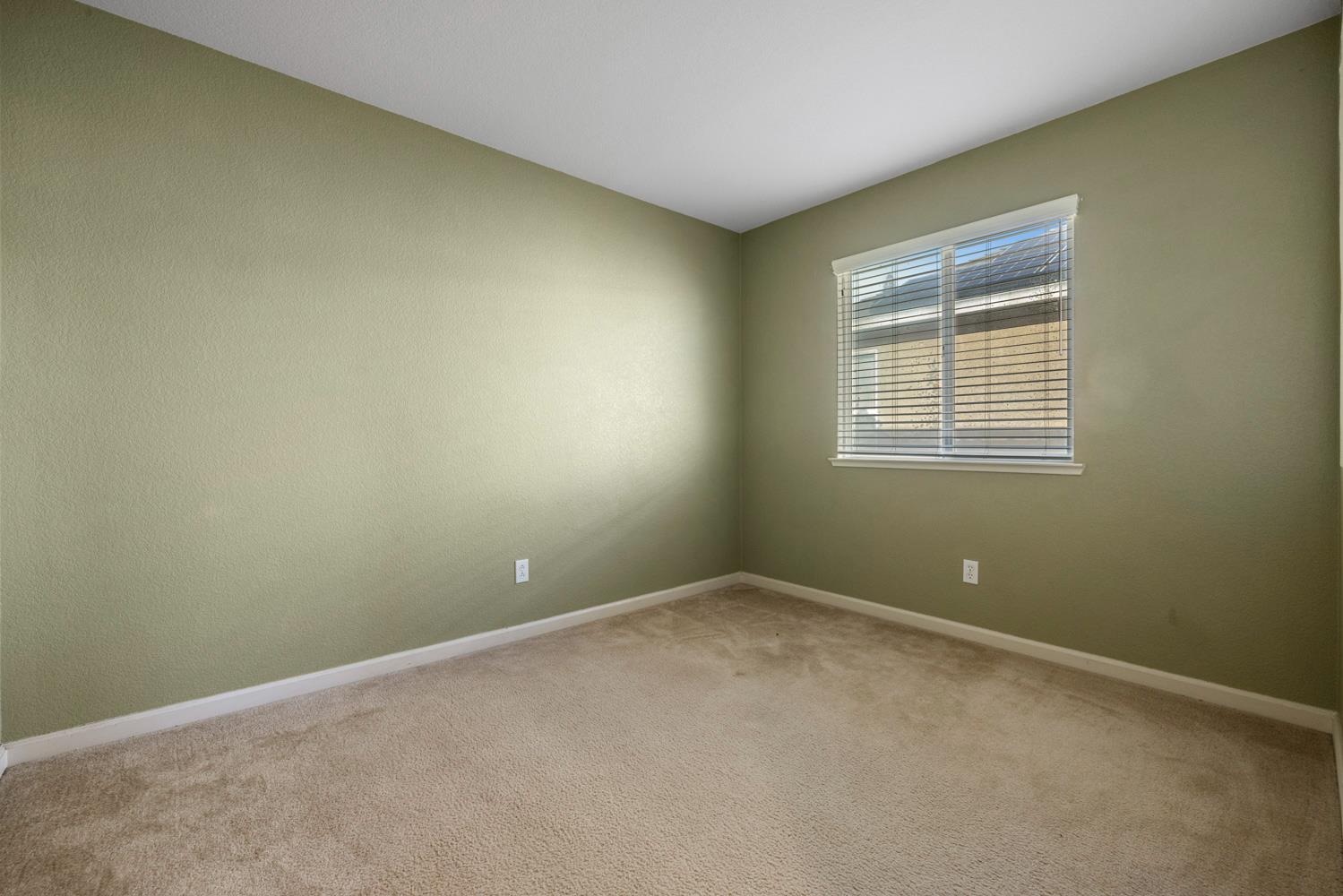 1447 Summerwind Ln, Manteca, CA 95337