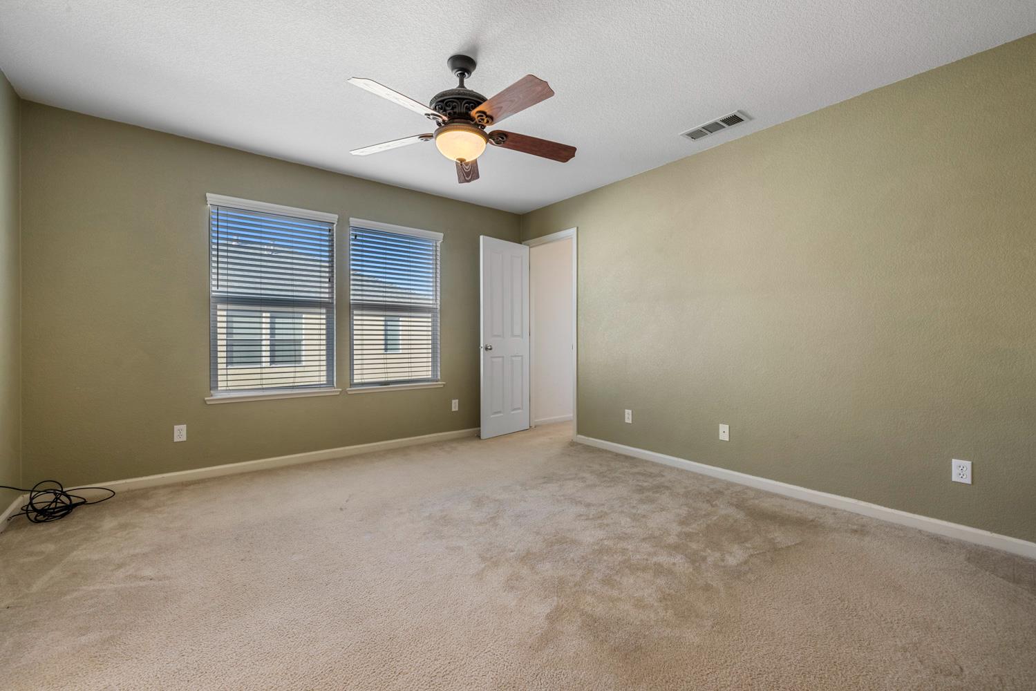 1447 Summerwind Ln, Manteca, CA 95337