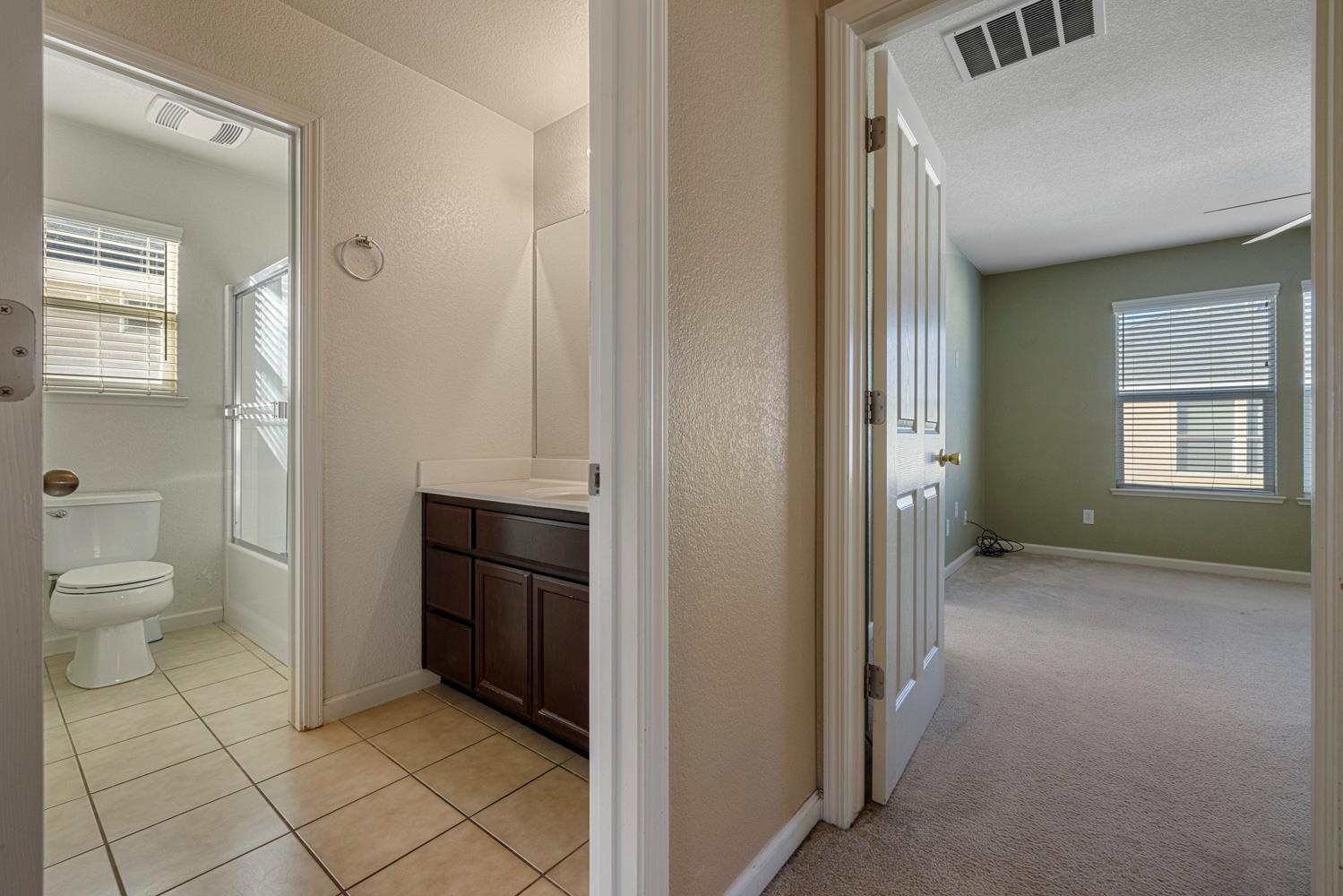 1447 Summerwind Ln, Manteca, CA 95337