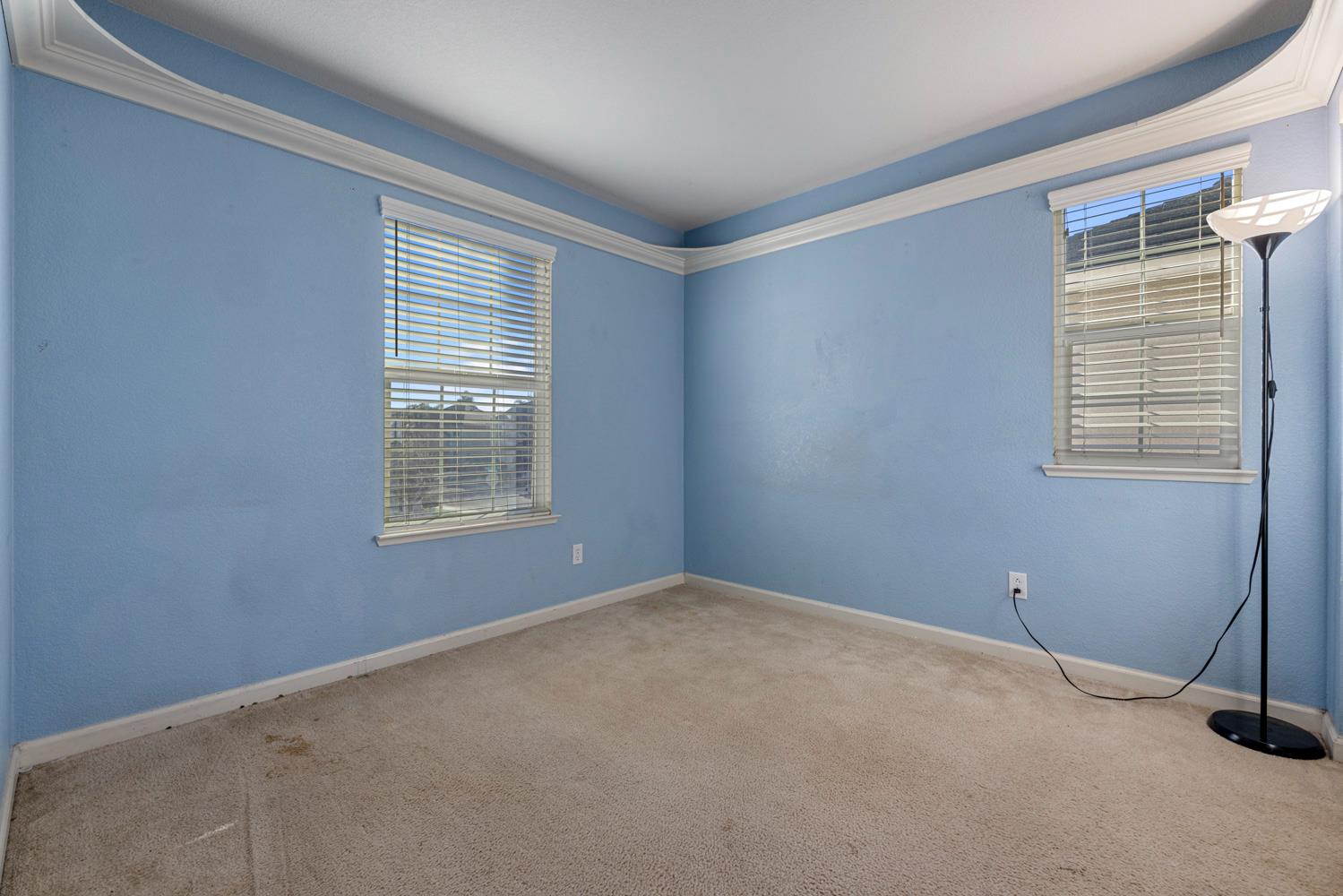 1447 Summerwind Ln, Manteca, CA 95337