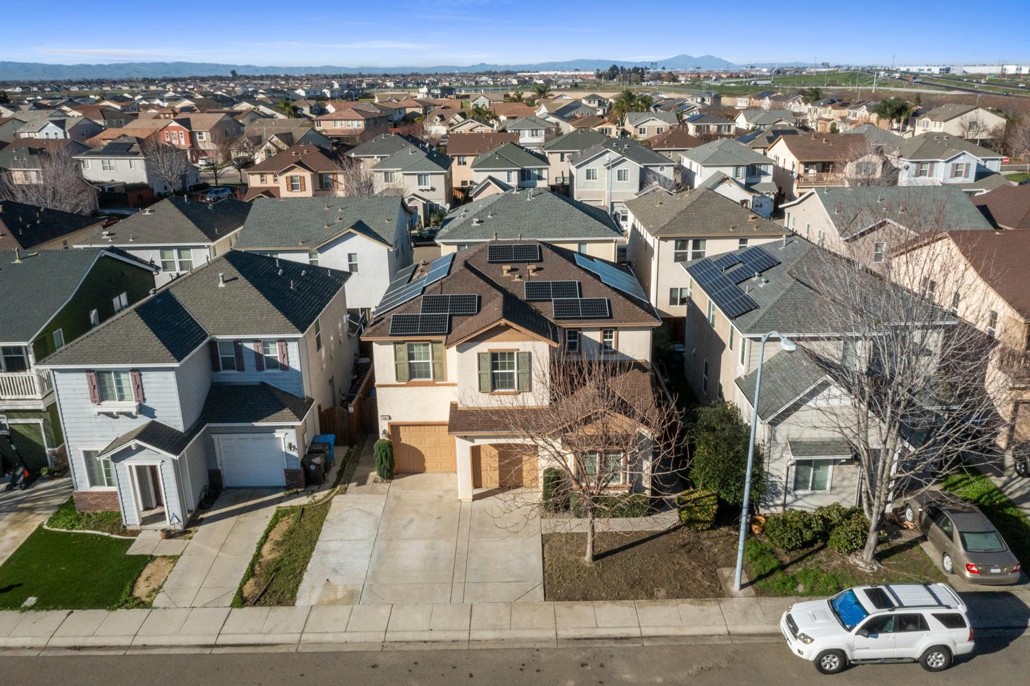 1447 Summerwind Ln, Manteca, CA 95337