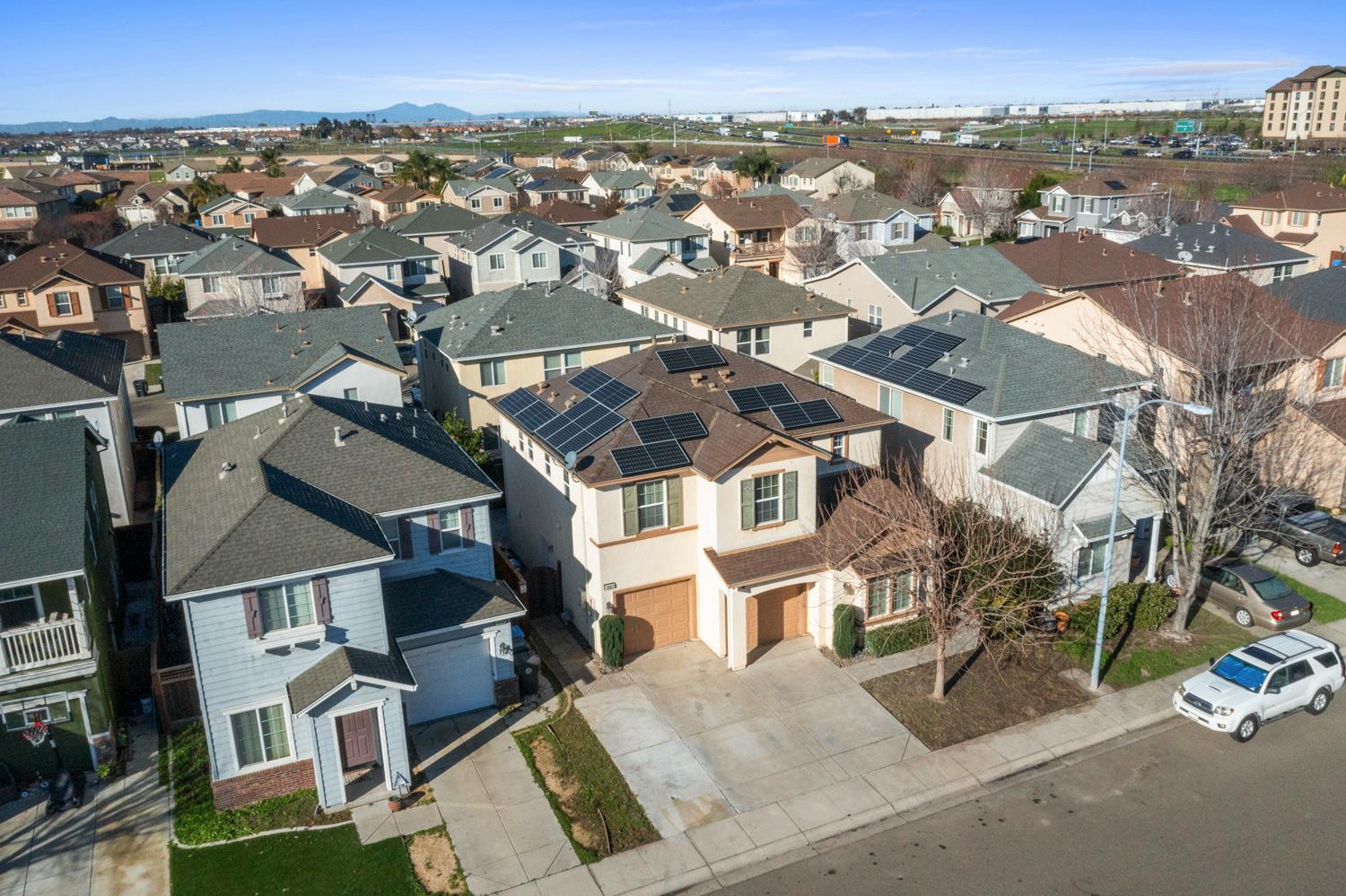 1447 Summerwind Ln, Manteca, CA 95337