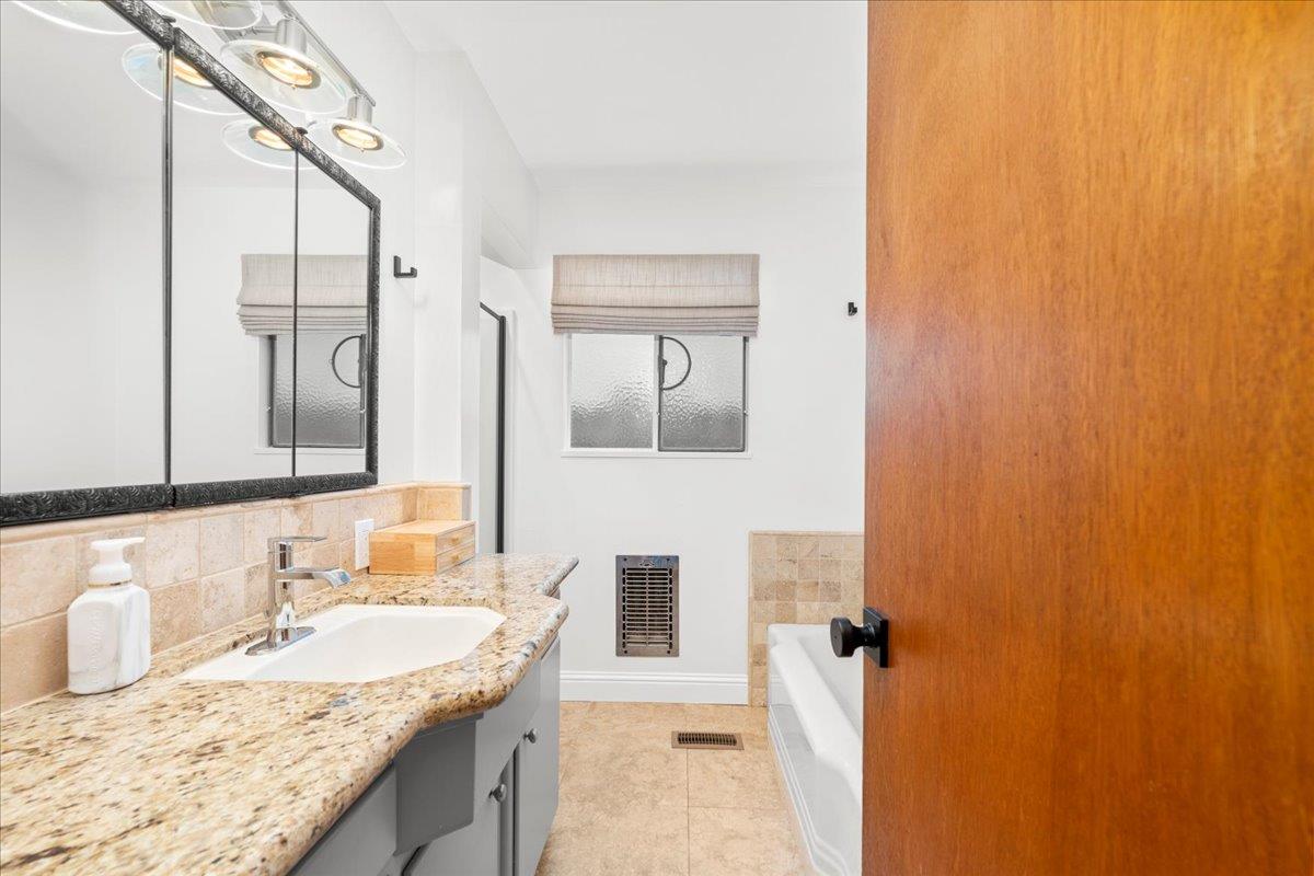 1409 Cherrywood Dr, Modesto, CA 95350