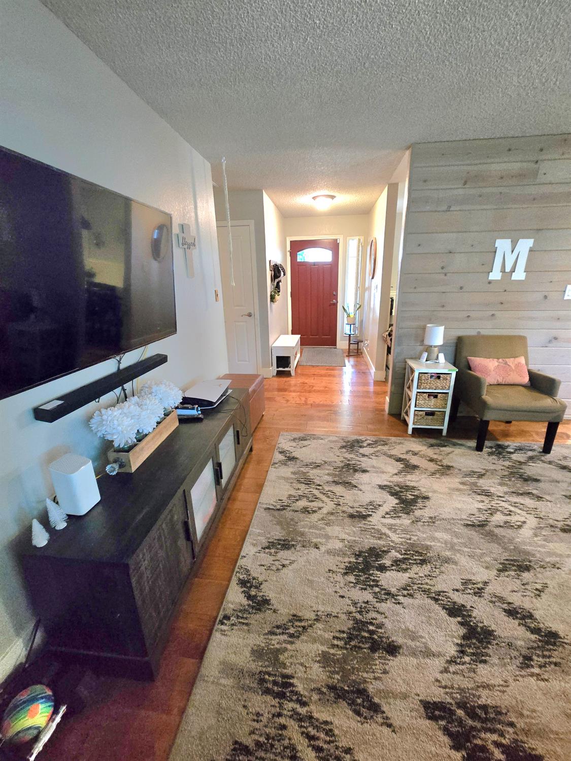 1364 Dove St, Los Banos, CA 93635