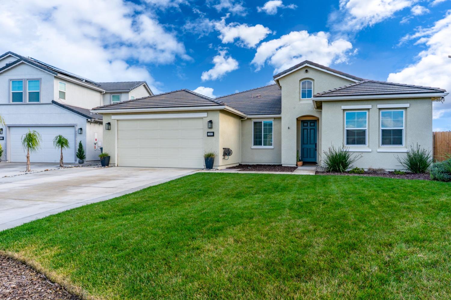 1201 Gypsum Dr, Los Banos, CA 93635