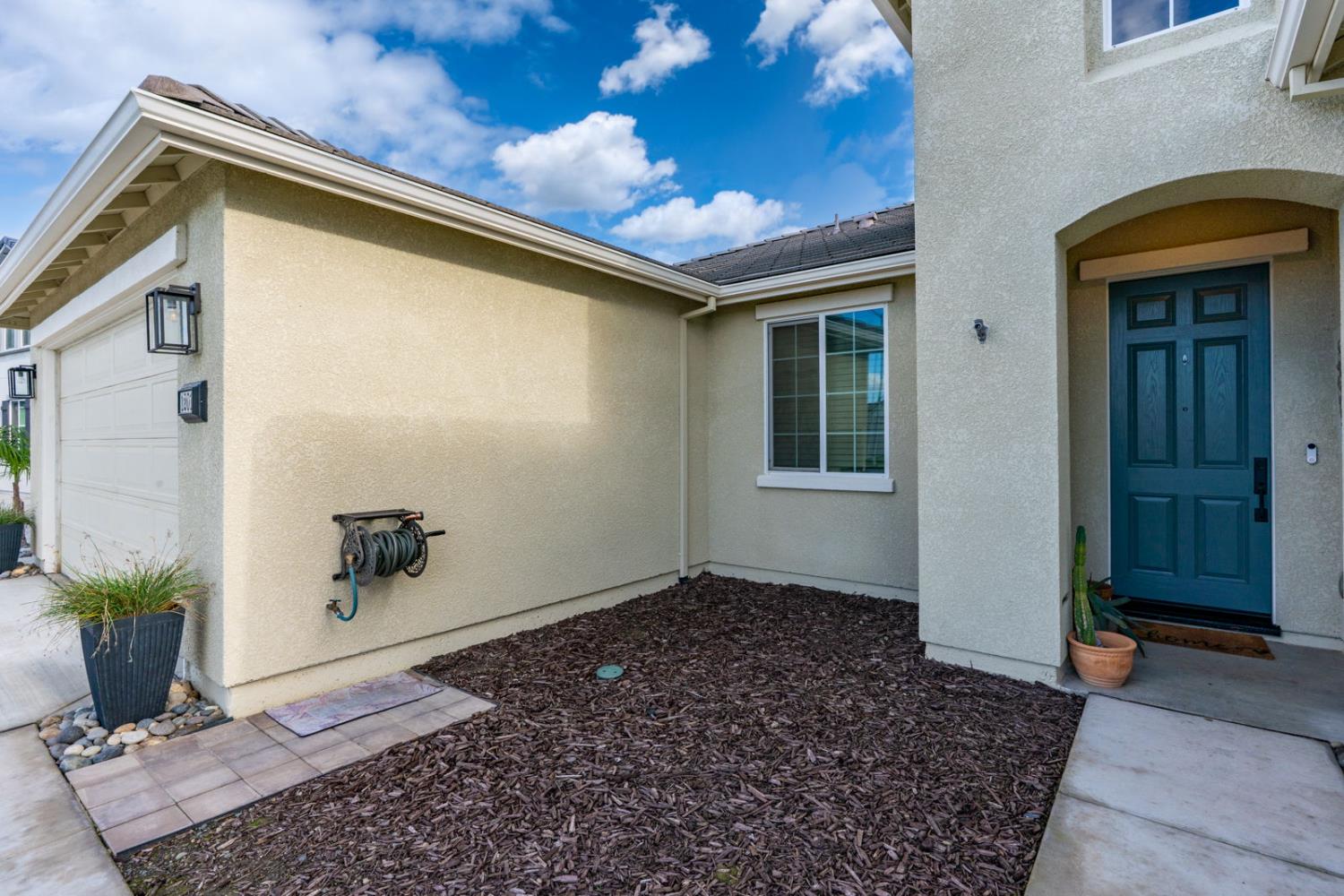 1201 Gypsum Dr, Los Banos, CA 93635
