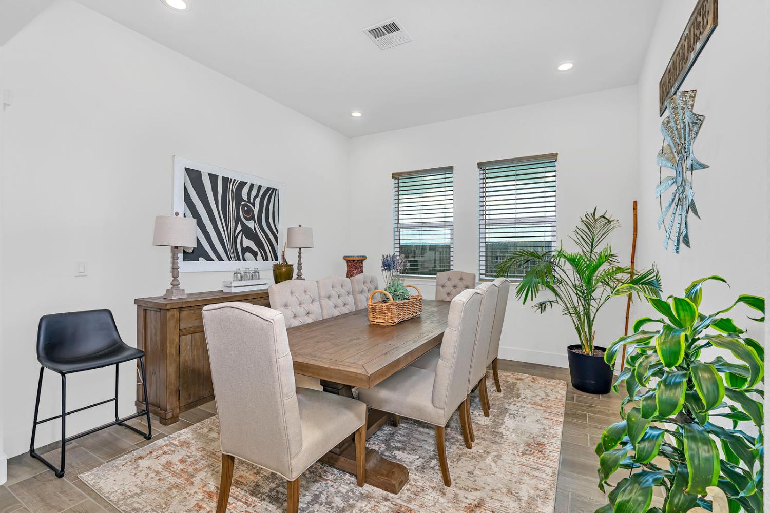 1201 Gypsum Dr, Los Banos, CA 93635