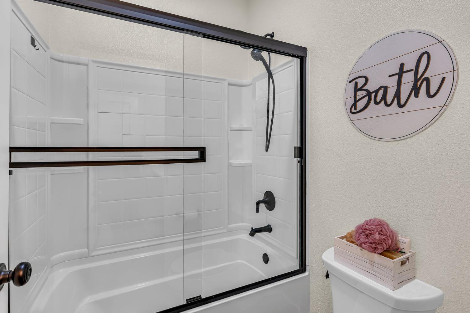 1201 Gypsum Dr, Los Banos, CA 93635