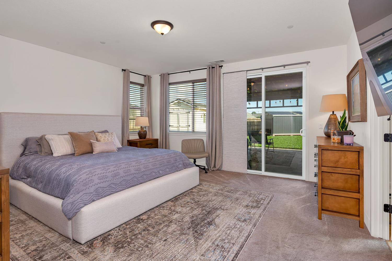 1201 Gypsum Dr, Los Banos, CA 93635