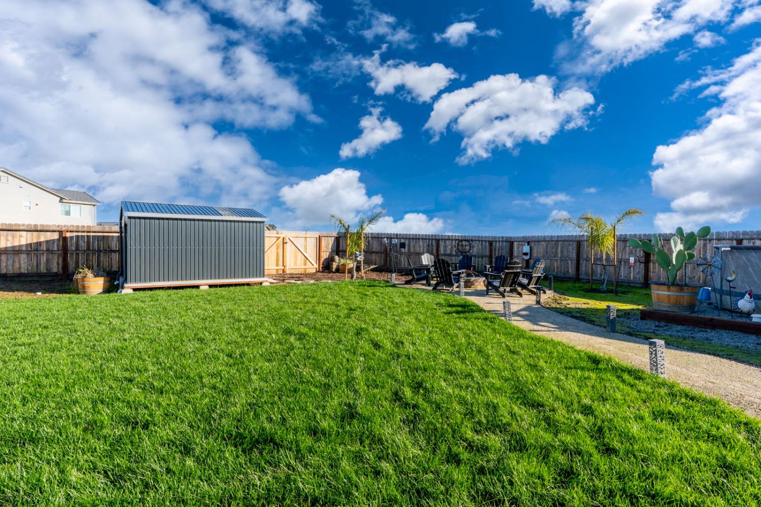 1201 Gypsum Dr, Los Banos, CA 93635