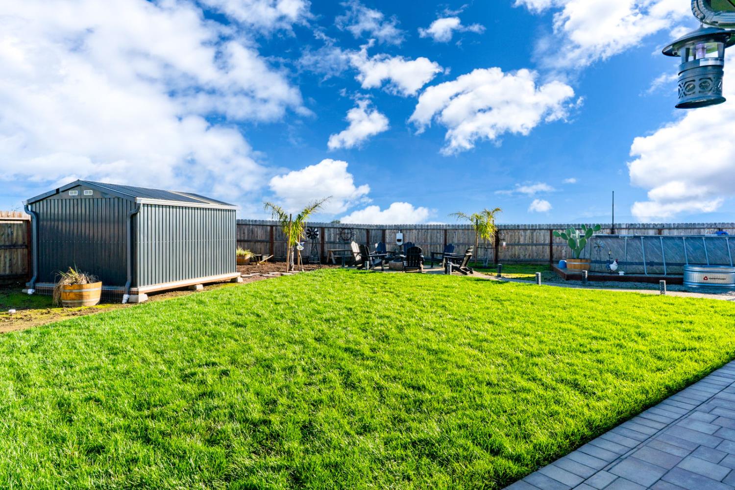 1201 Gypsum Dr, Los Banos, CA 93635