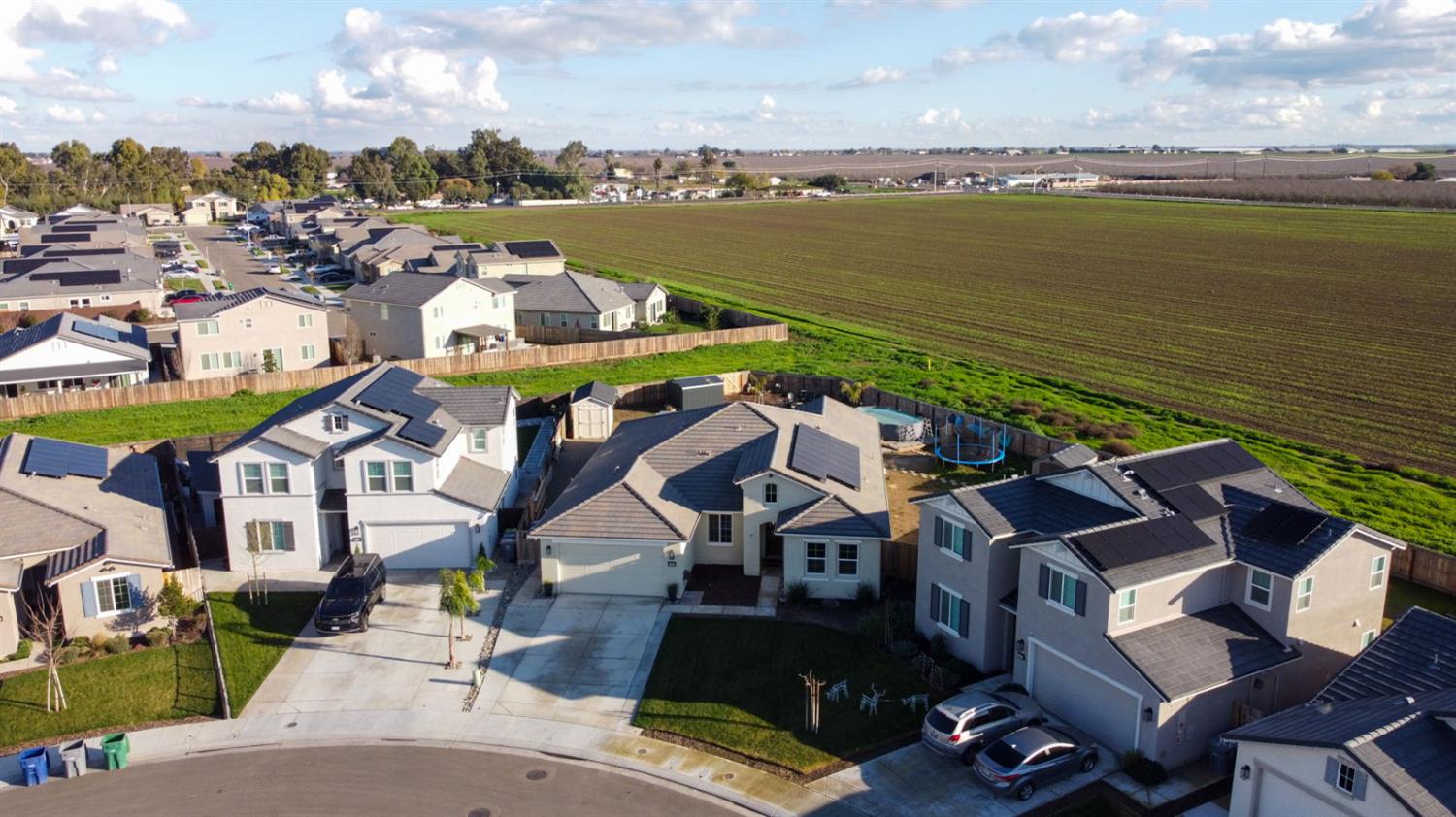 1201 Gypsum Dr, Los Banos, CA 93635