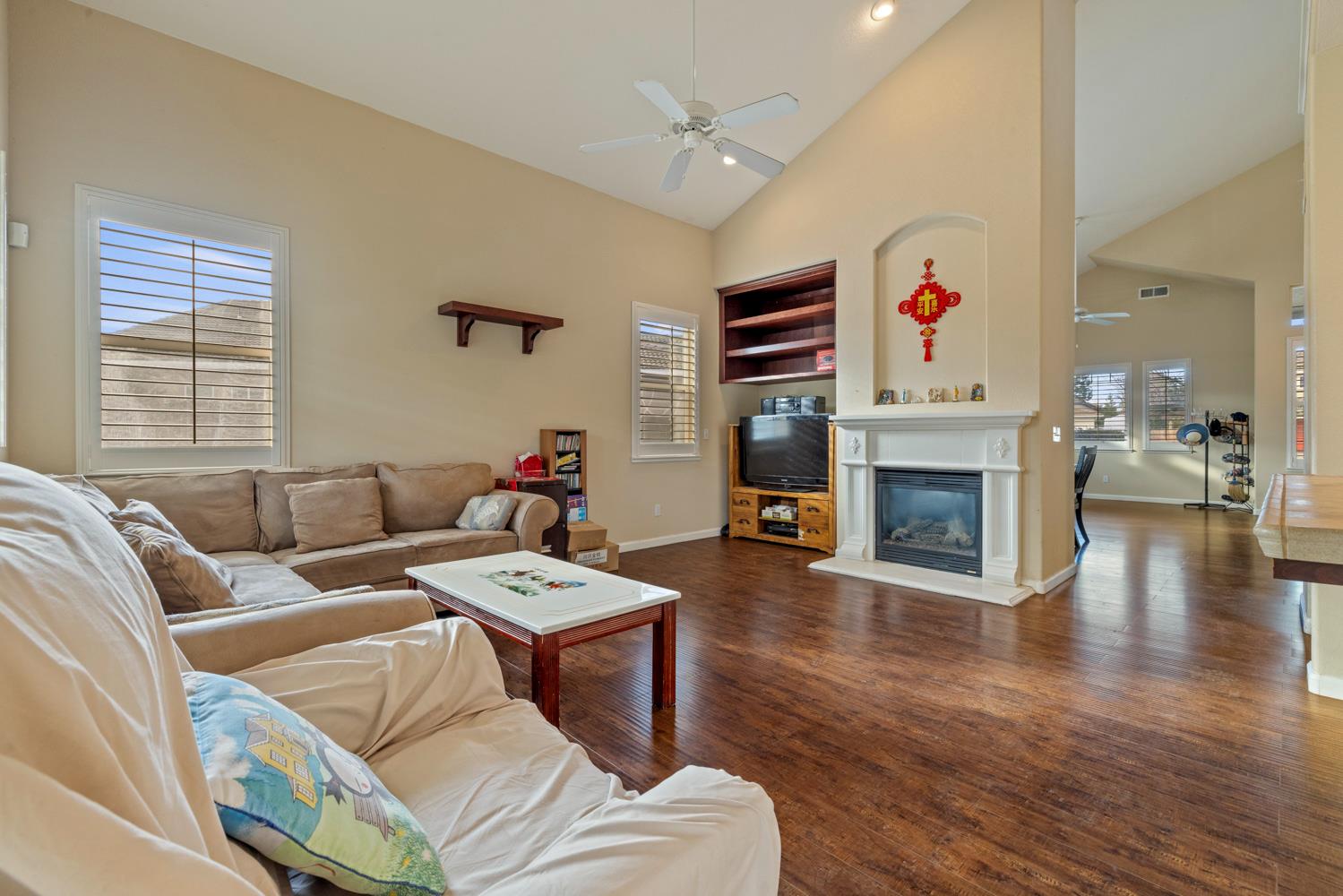 5610 Coloma Ct, Riverbank, CA 95367