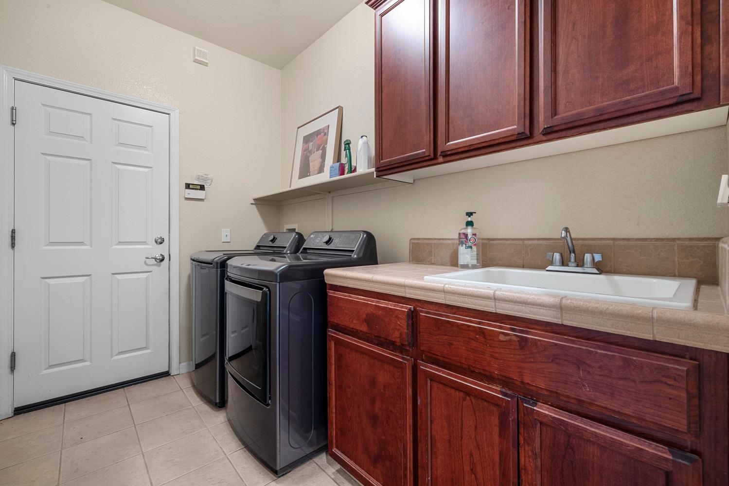 5610 Coloma Ct, Riverbank, CA 95367