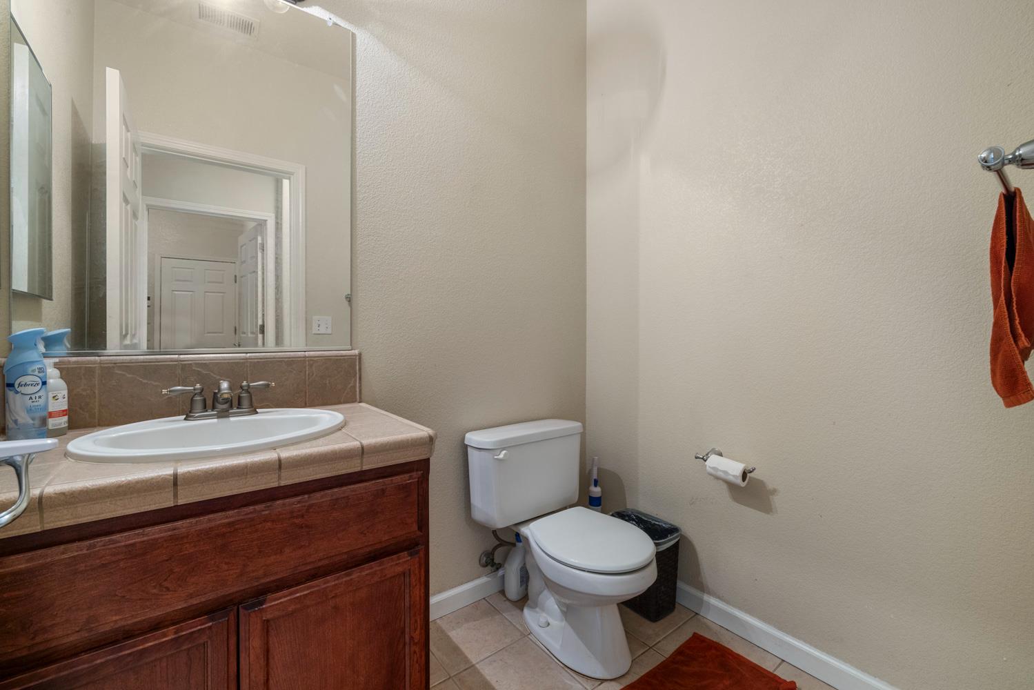 5610 Coloma Ct, Riverbank, CA 95367