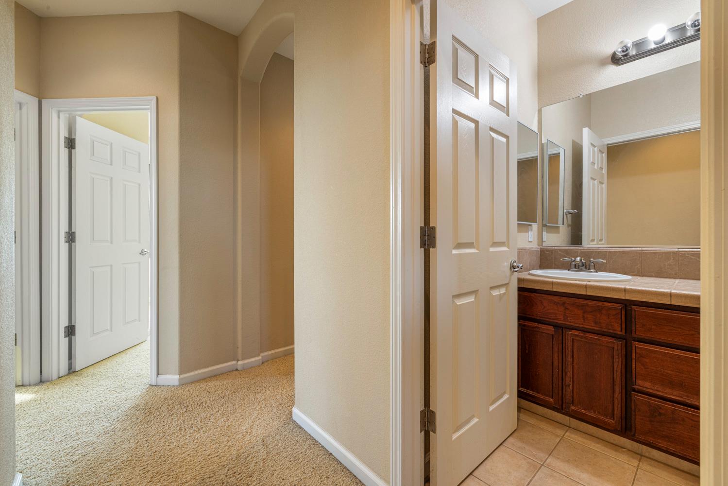 5610 Coloma Ct, Riverbank, CA 95367