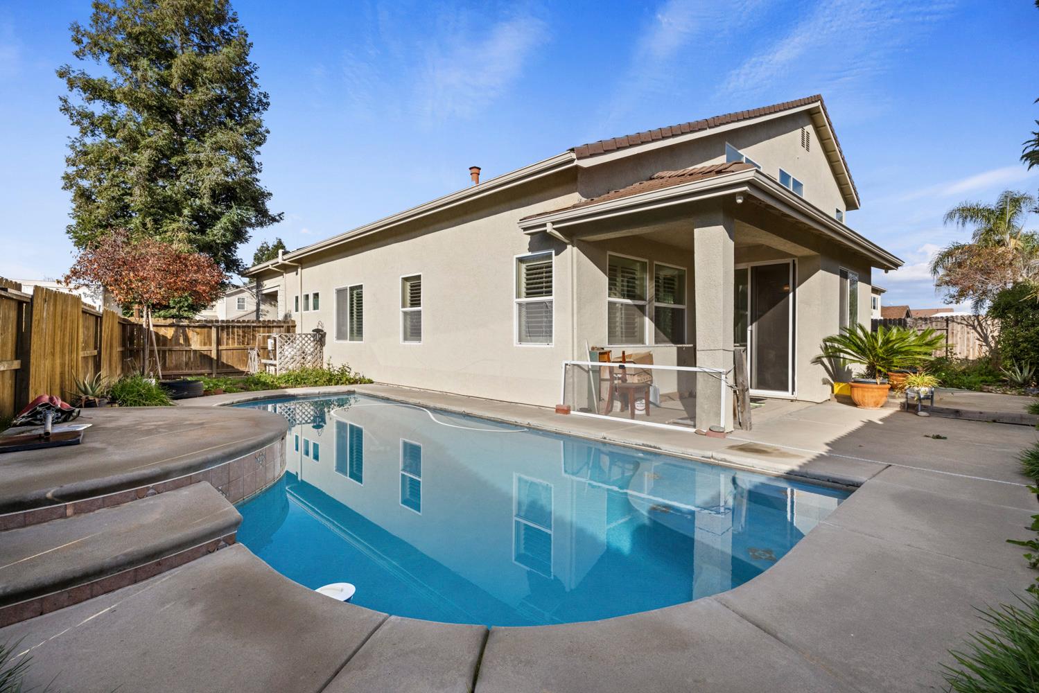 5610 Coloma Ct, Riverbank, CA 95367