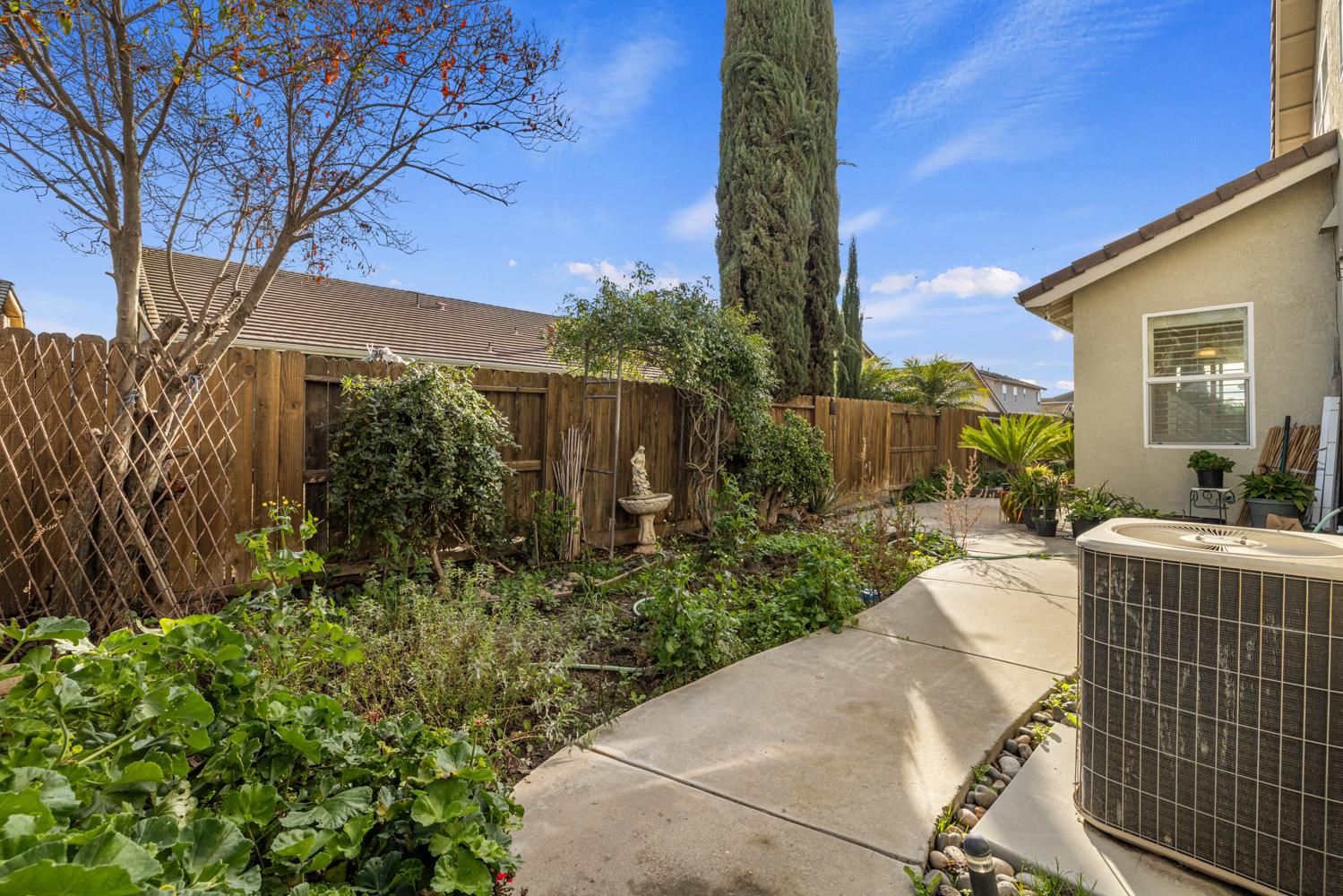 5610 Coloma Ct, Riverbank, CA 95367