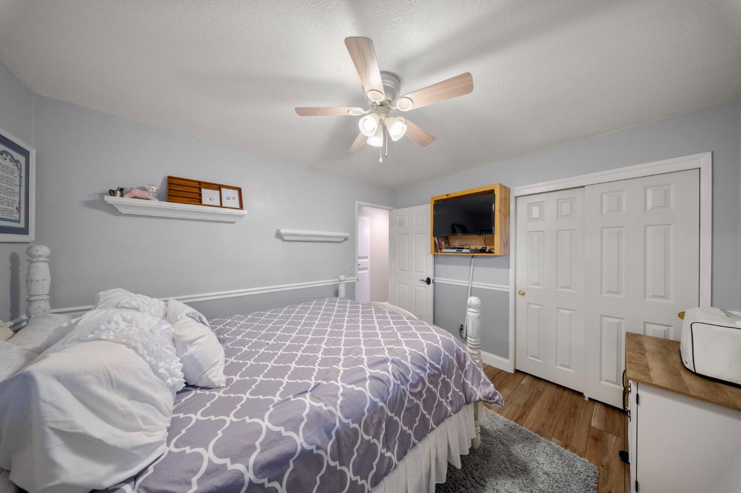 2320 E Canal Dr, Turlock, CA 95380