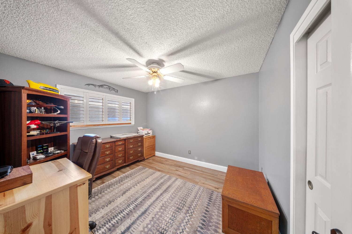 2320 E Canal Dr, Turlock, CA 95380