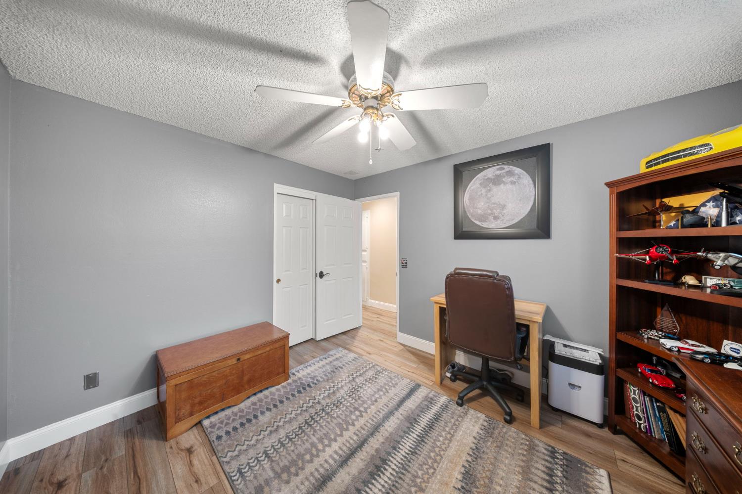 2320 E Canal Dr, Turlock, CA 95380