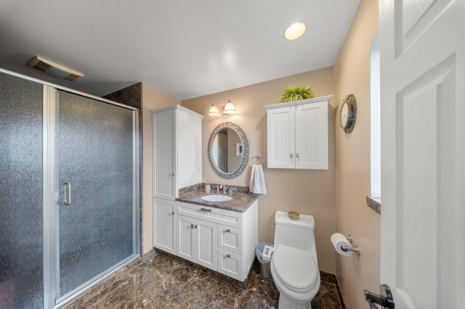 2320 E Canal Dr, Turlock, CA 95380