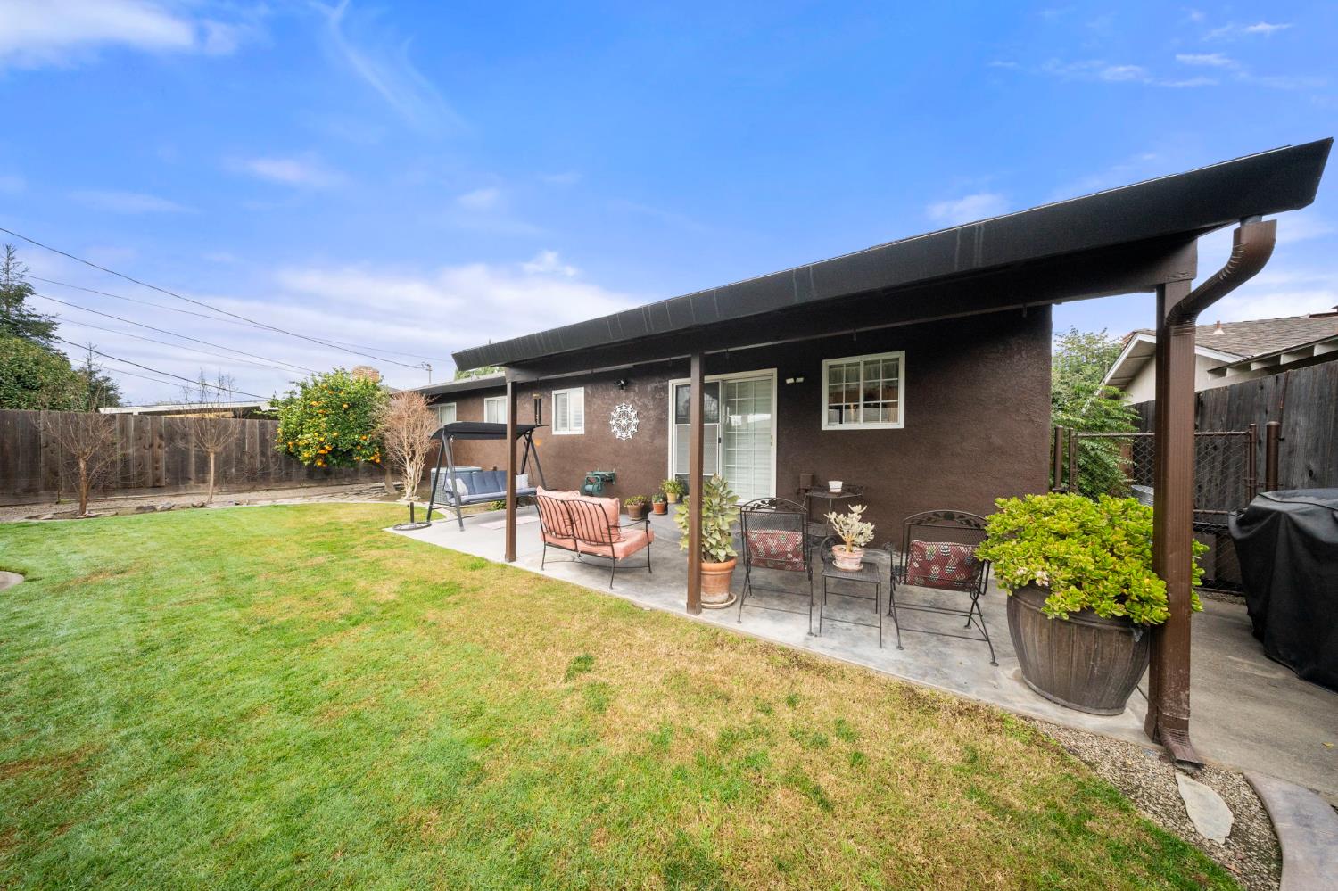 2320 E Canal Dr, Turlock, CA 95380