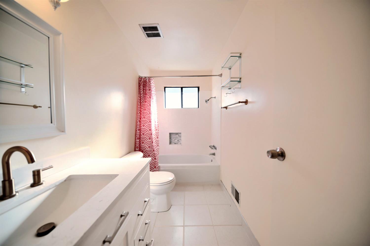 3704 Corte Madera Ave, Modesto, CA 95356