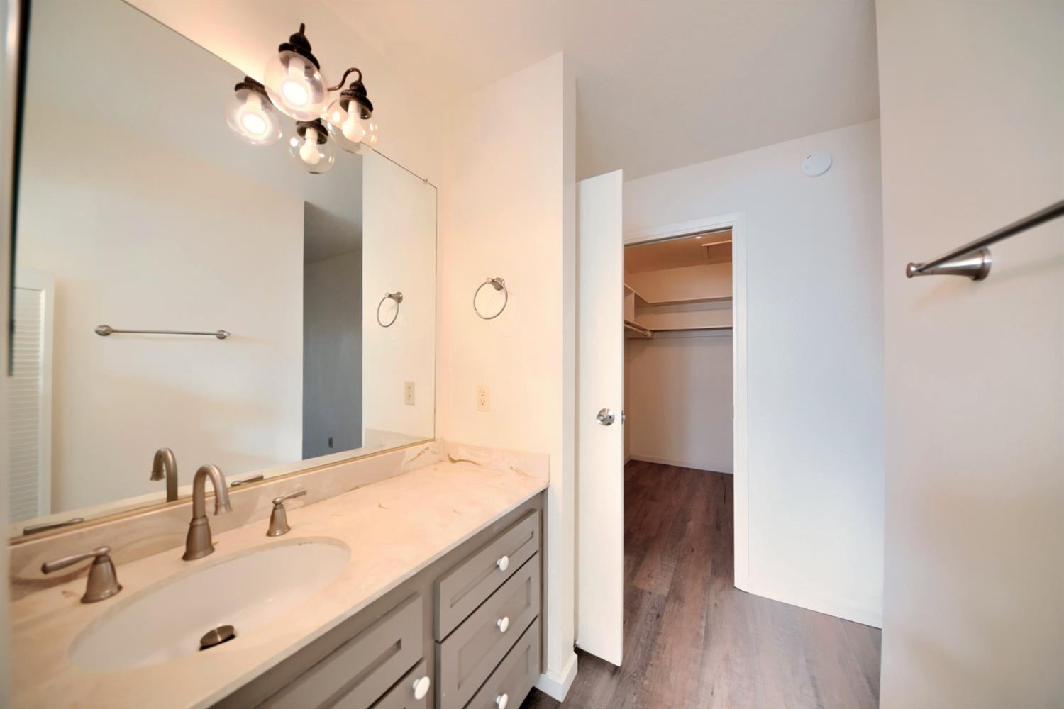 3704 Corte Madera Ave, Modesto, CA 95356