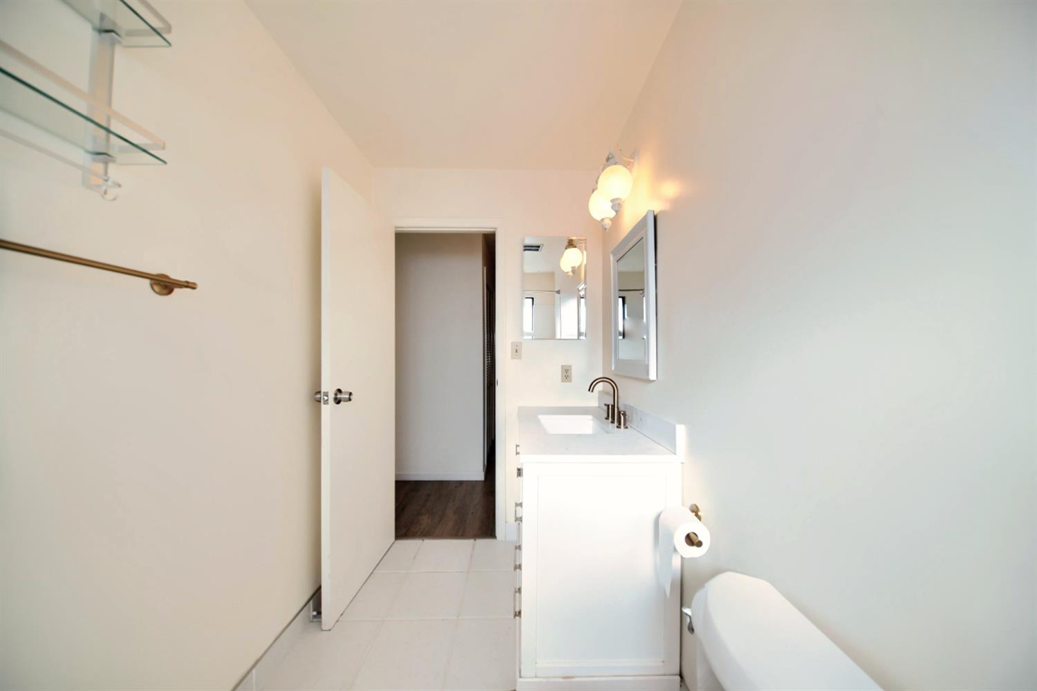 3704 Corte Madera Ave, Modesto, CA 95356