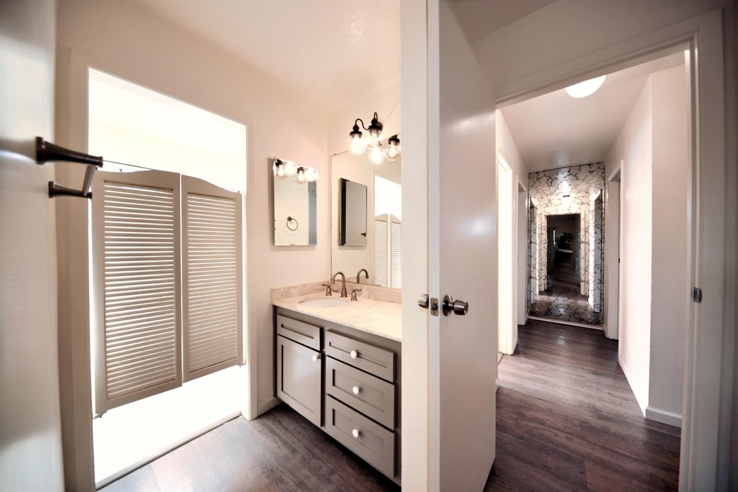 3704 Corte Madera Ave, Modesto, CA 95356