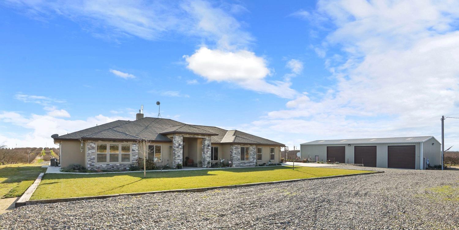 10393 Bradbury Rd, Ballico, CA 95303